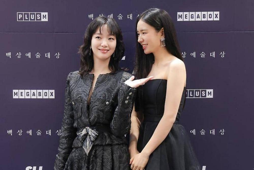 Kim Go Eun dan Ahn Eun Jin
