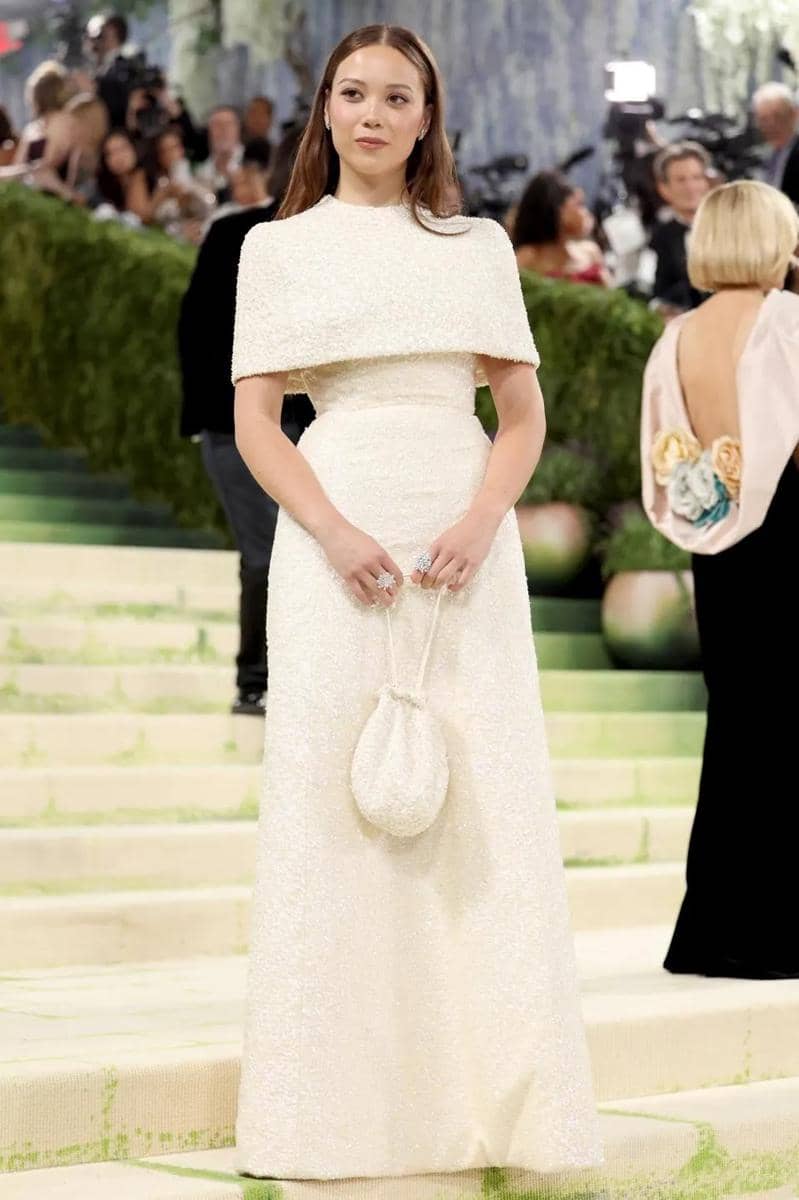 Laufey di Met Gala 2026