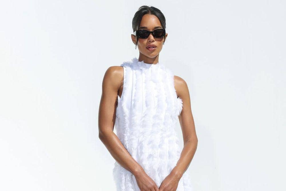 Deretan Hair Look Laura Harrier yang Chic dan Timeless