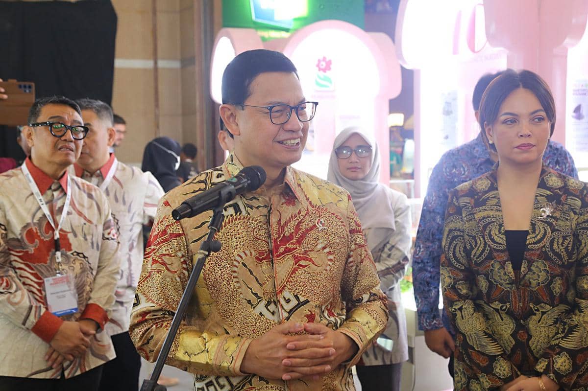 Prof. dr. Taruna Ikrar, M. Biomed, Ph.D, Kepala Badan Pengawas Obat dan Makanan (BPOM) (1).jpg