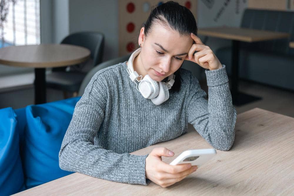 Zodiak yang Tidak Tertarik Menggunakan Dating Apps