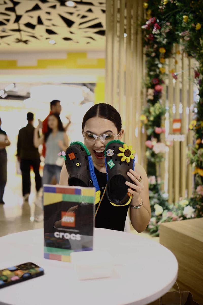 Dapatkan Crocs x LEGO Anda Sekarang!.JPG