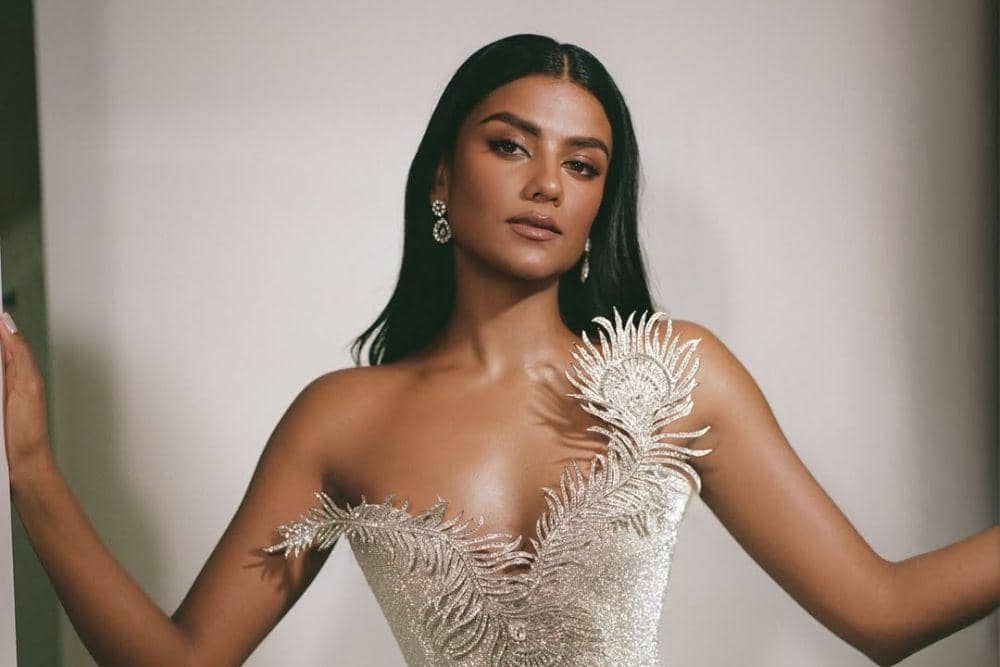 5 Fakta Keluarga Simone Ashley, Asisten Miranda di The DWP 2