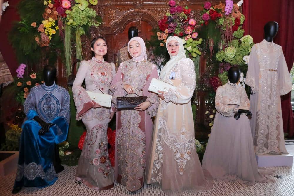 15 Tahun Berkarya, Ayu Dyah Andari Hadirkan Koleksi Puspa yang Anggun & Penuh Makna