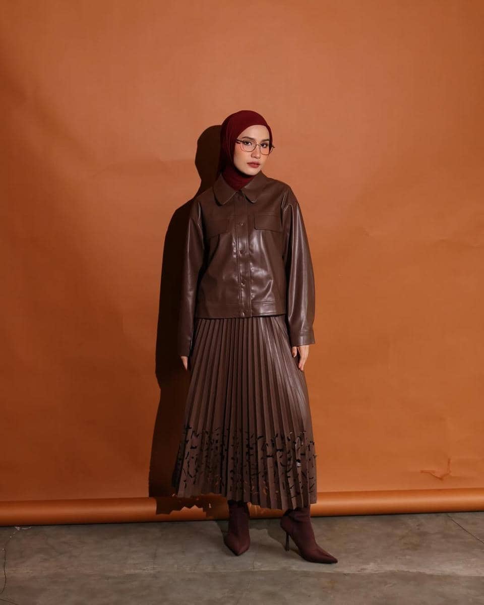 warna jilbab yang mencerahkan wajah
