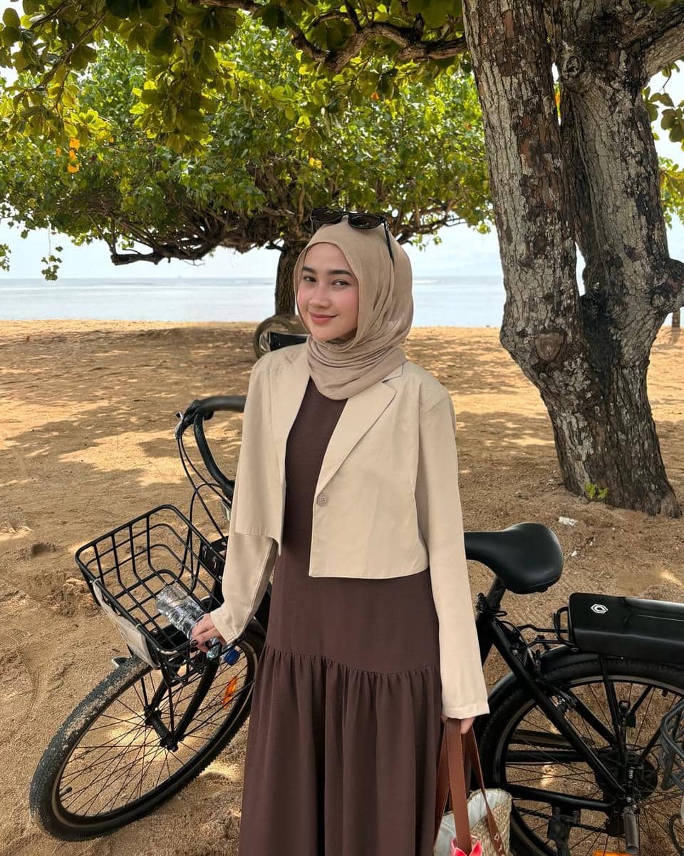 warna jilbab yang mencerahkan wajah