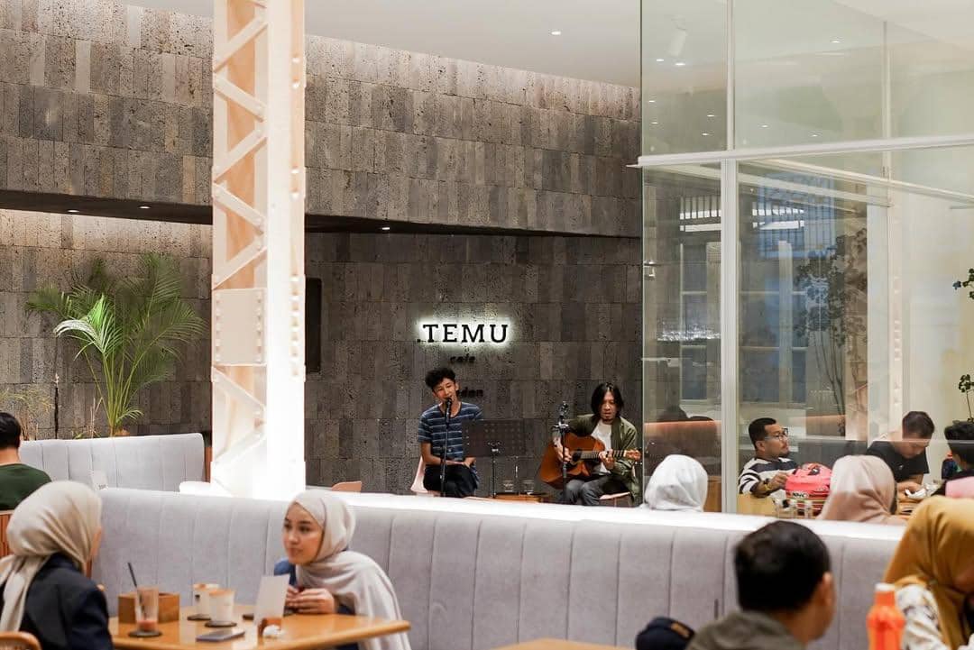 cafe dan resto di pos bloc medan