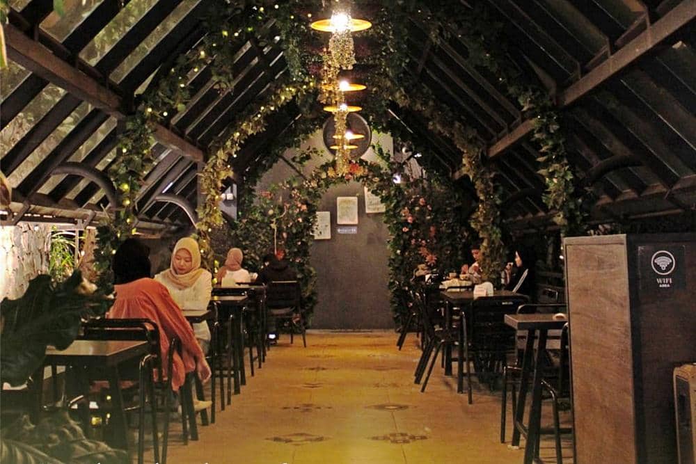 Rekomendasi Tempat Ngedate Romantis di Bandung
