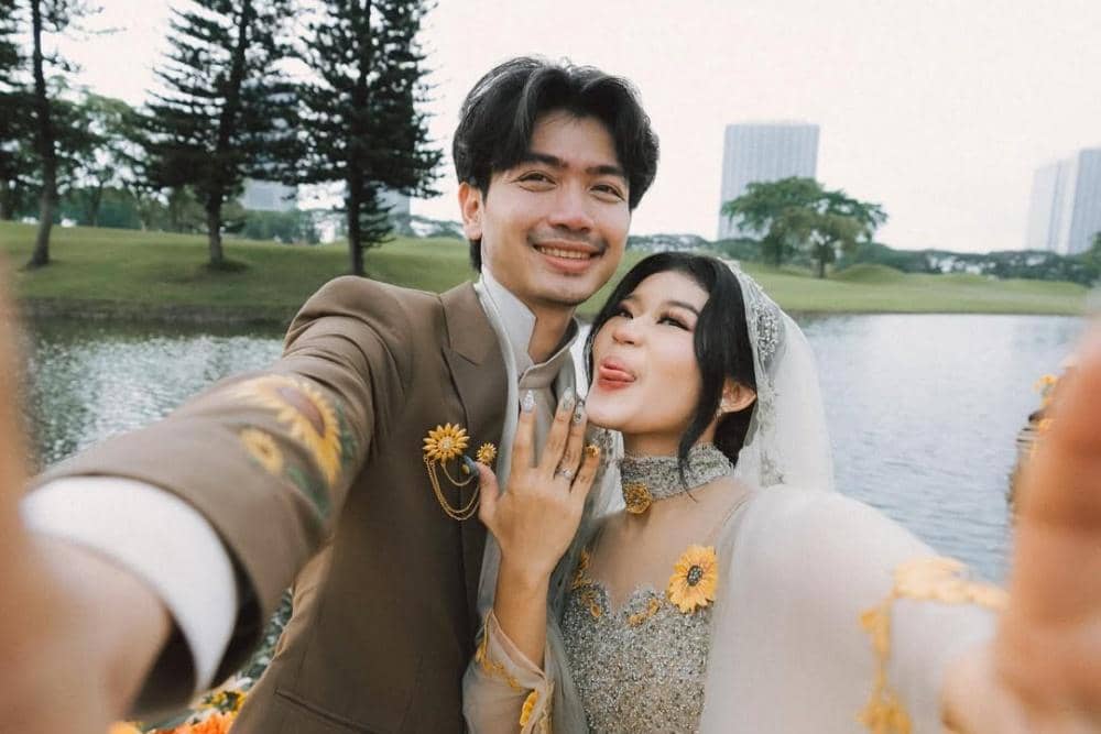 Alhamdulillah, Our heart is full—grateful for every beautiful detail of Our akad day♡ #Sunflower.jpg