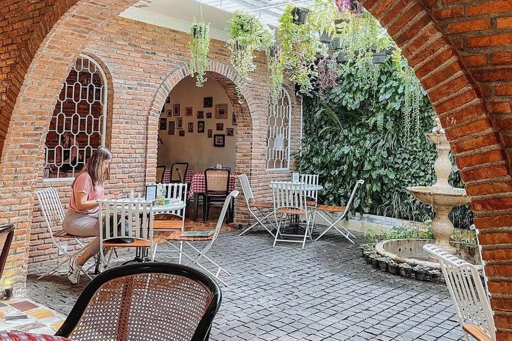 Rekomendasi Tempat Ngedate Romantis di Bogor