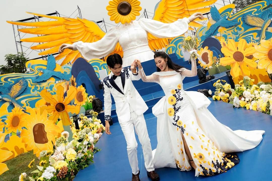 Wedding in Our sunflower land🌻Photo by @fcgweddings (1).jpg