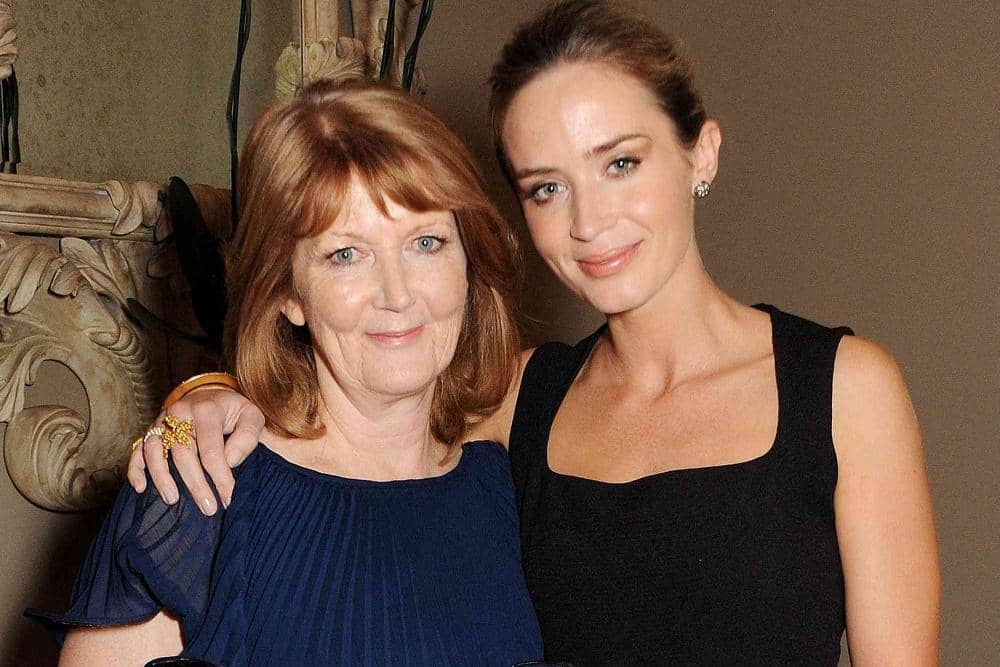 Emily Blunt dan ibunya