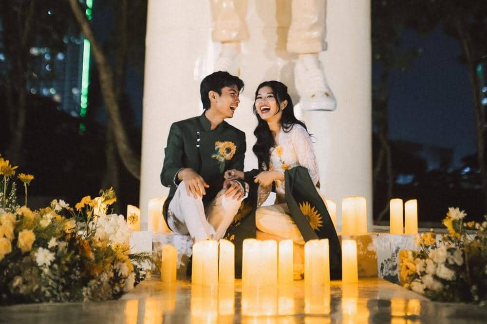 Were officially engaged!💍🌻Photography @storyoflevine.jpg