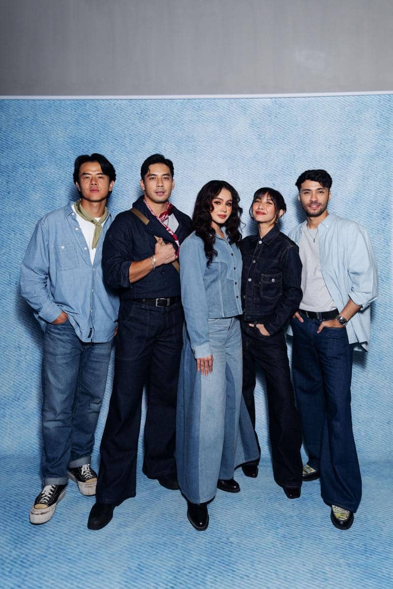 Dion Wiyoko, Yoshi Sudarso, Sheila Dara, dan Sahila Hisyam Rayakan Ekspresi Elevated, Hadir ke Acara Levi’s®️ Blue Tab™️ Art House Kuala Lumpur (4).jpg