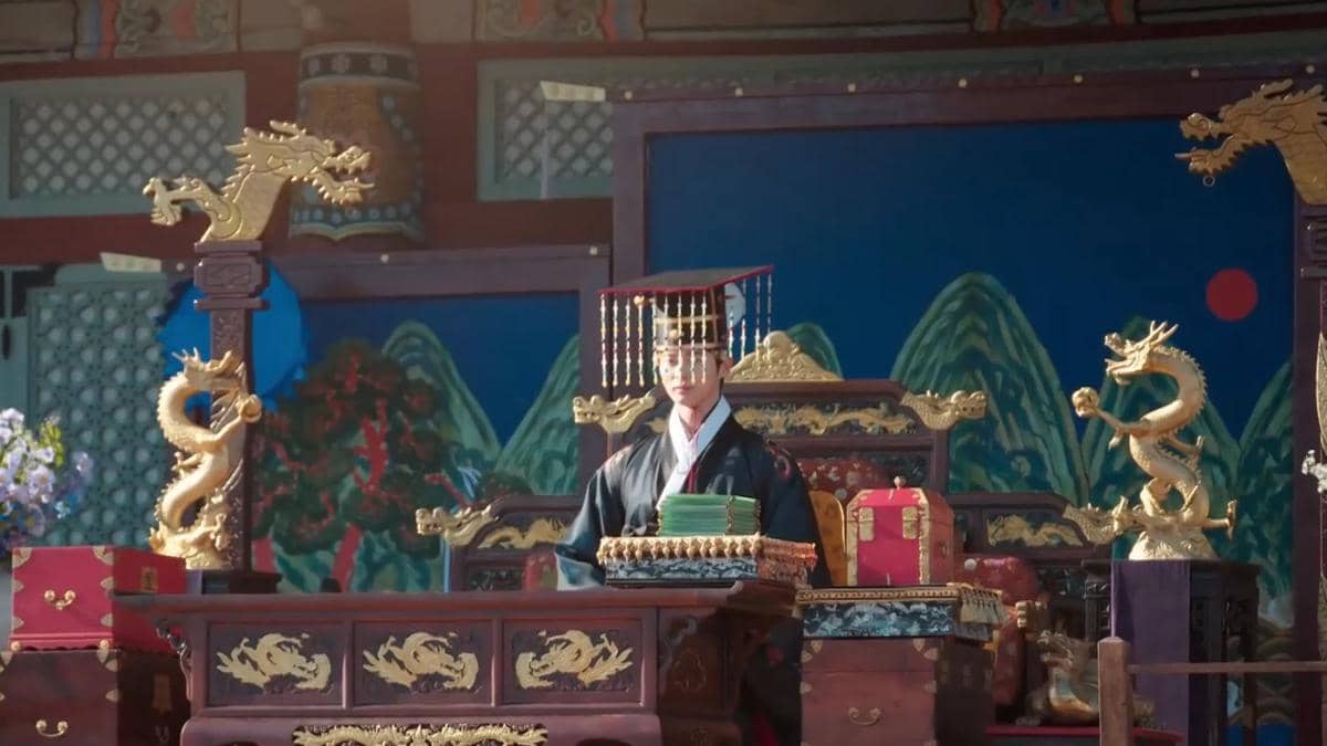 Byeon Woo Seok di Perfect Crown