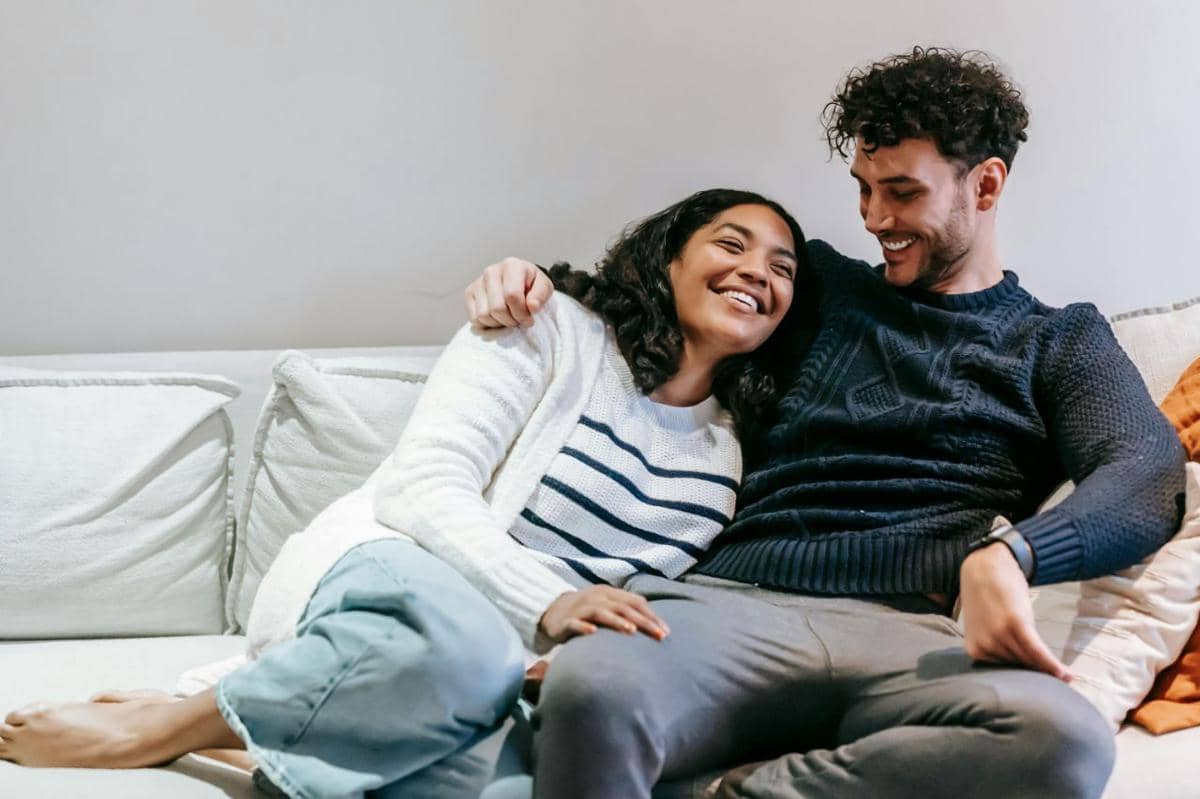 kriteria pasangan yang cocok untuk perempuan introvert