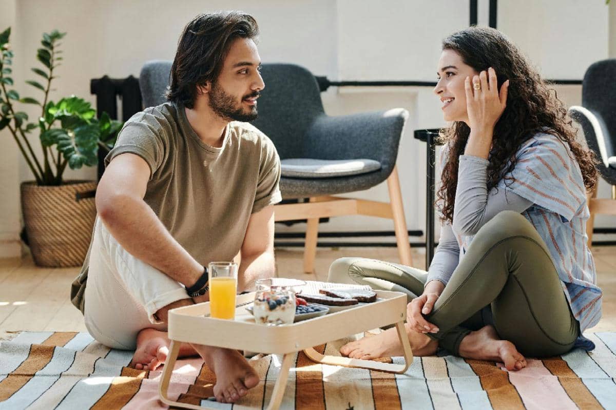 kriteria pasangan yang cocok untuk perempuan introvert