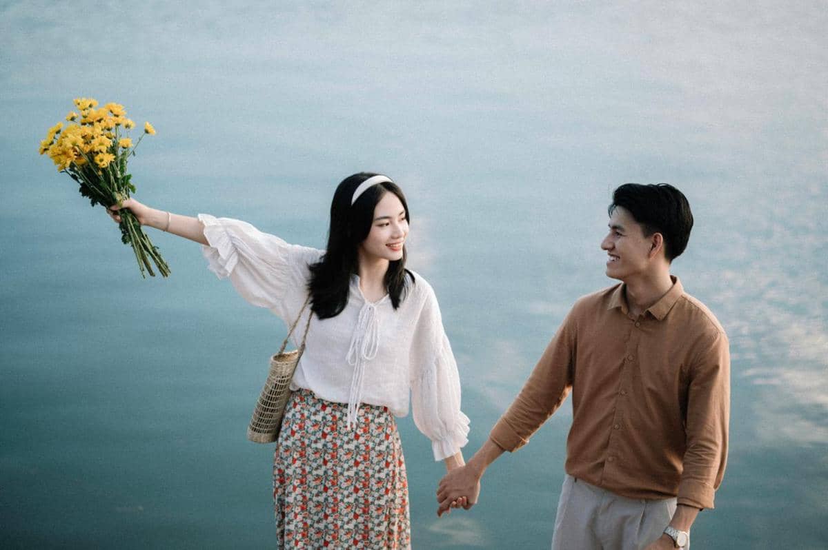 7 Kriteria Pasangan yang Cocok untuk Wanita Introvert