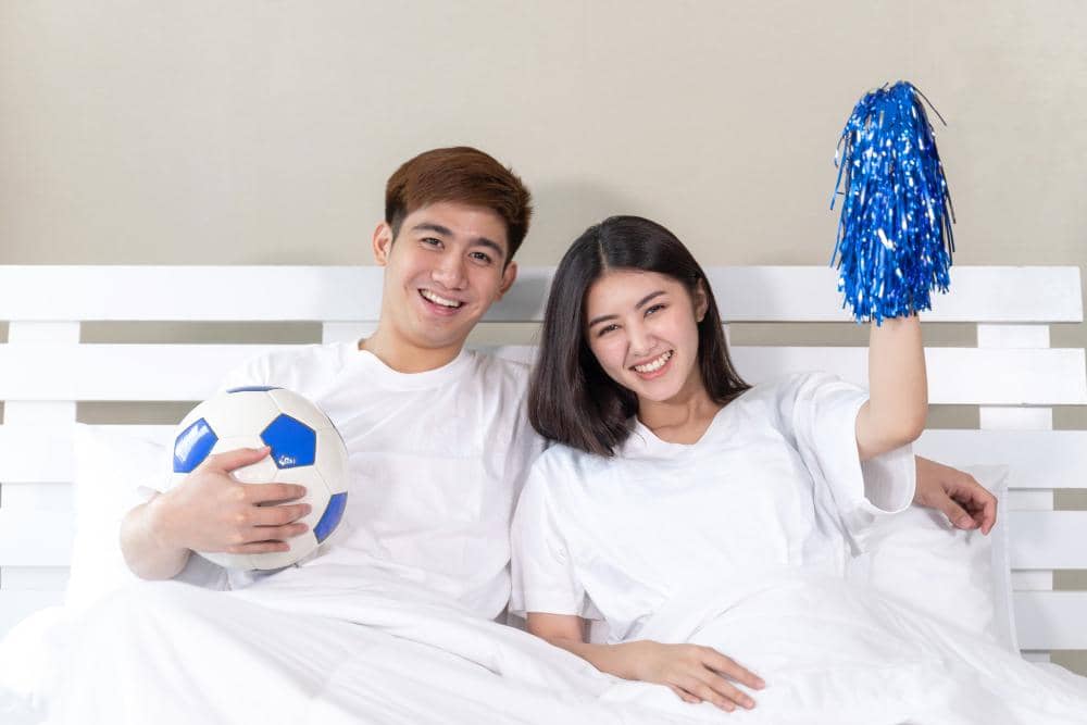 Caption Couple Tema Sepak Bola