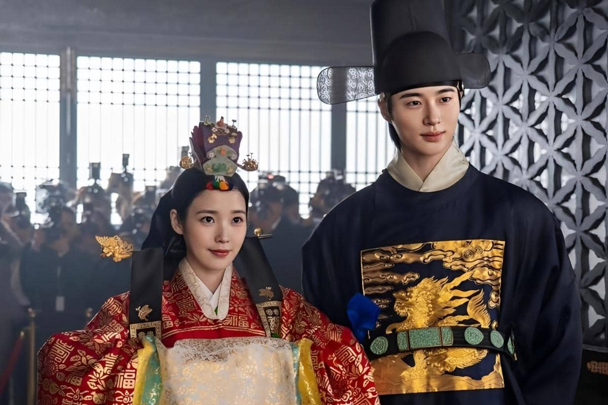 Byeon Woo Seok dan IU