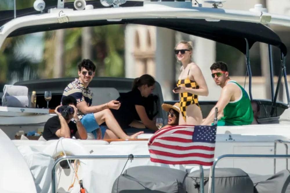Nick Jonas & Priyanka Chopra ─ Joe Jonas & Sophie Turner