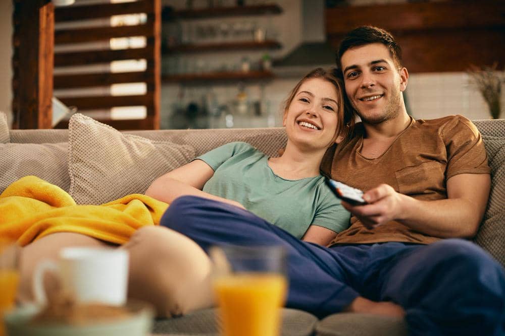 Pacar Lebih Pilih Nonton Bola daripada Pasangan