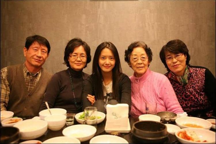 YoonA 'SNSD' dan keluarga