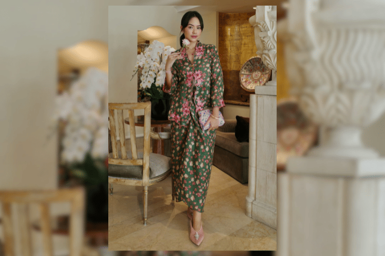 5 Sepatu yang Cocok untuk Kebaya, Tiru Gaya Seru Rania Yamin!