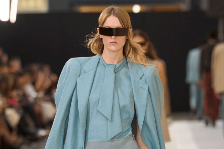 5 Rekomendasi Kacamata Cewek 2026 Kekinian yang Muncul di Runway
