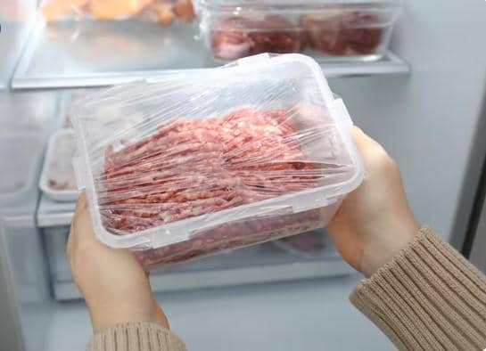 ilustrasi menyimpan daging