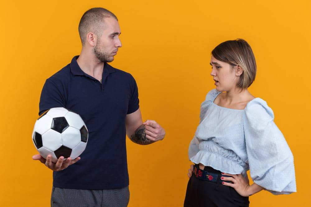 apakah beda klub bola bisa bikin hubungan renggang
