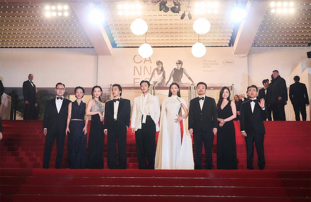 Penampilan para cast film Colony di Festival Film Cannes ke-79 