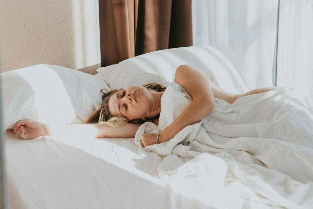 Cara Memilih Selimut Nyaman ala Hotel Bintang Lima, Tidur Jadi Lebih Nyaman