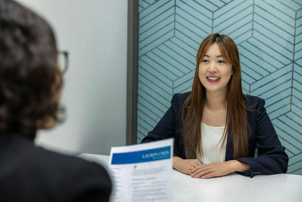 5 Kegiatan Saat Liburan yang Diam-Diam Bikin CV Kamu Makin Menarik