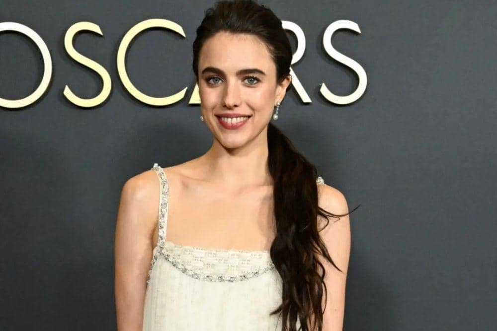 Deretan Hair Look Margaret Qualley yang Simpel tapi Elegan