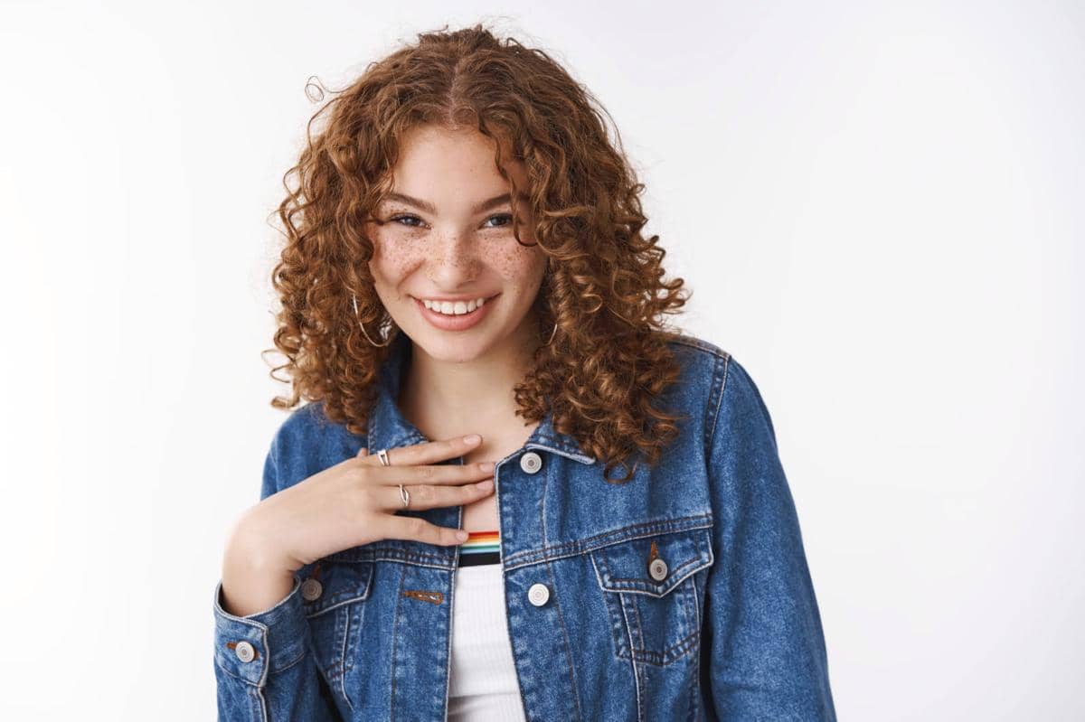 7 Inspirasi Model Rambut Keriting Wanita yang Fresh dan Stylish