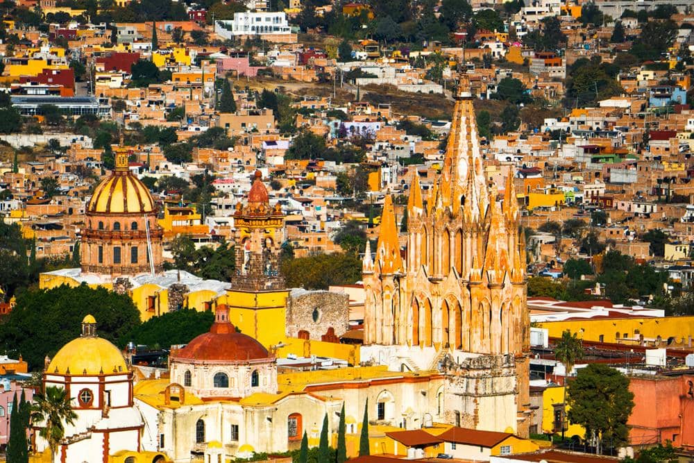 https://www.pexels.com/photo/cityscape-of-san-miguel-de-allende-in-mexico-16306588/