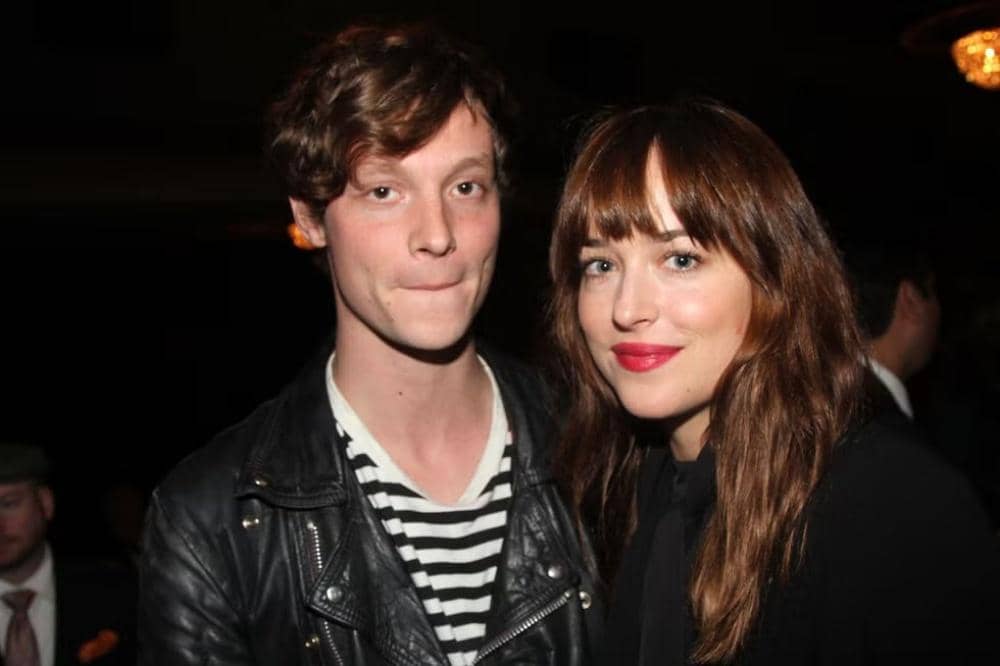Matthew Hitt dan Dakota Johnson