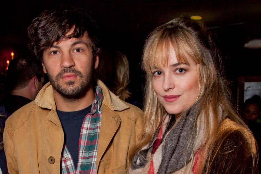 Jordan Masterson dan Dakota Johnson