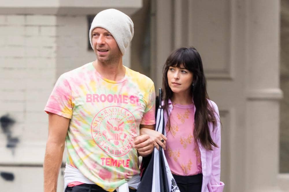 Chris Martin dan Dakota Johnson