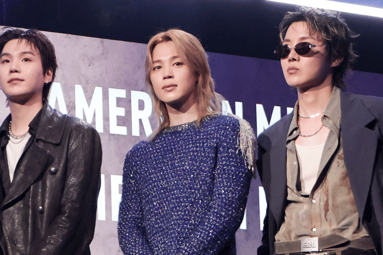 Jimin 'BTS' Tampil Stylish Pakai Dior di American Music Awards 2026