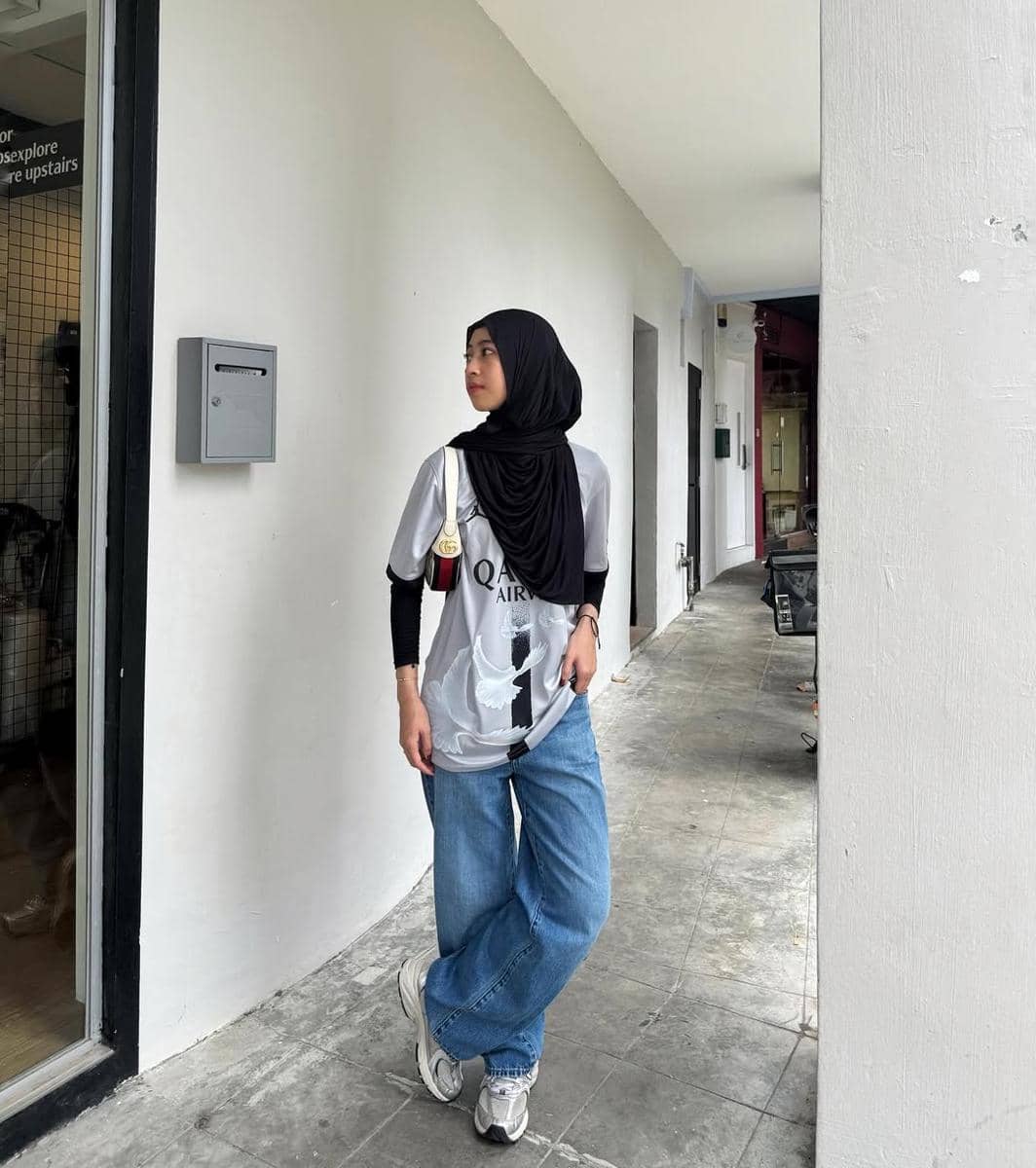 outfit jersey bola perempuan hijab 