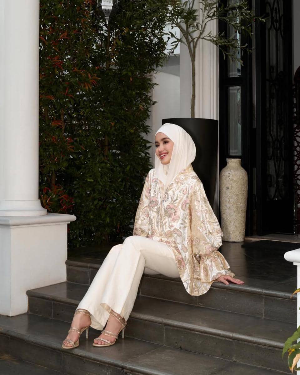 gaya hijab clean luxury