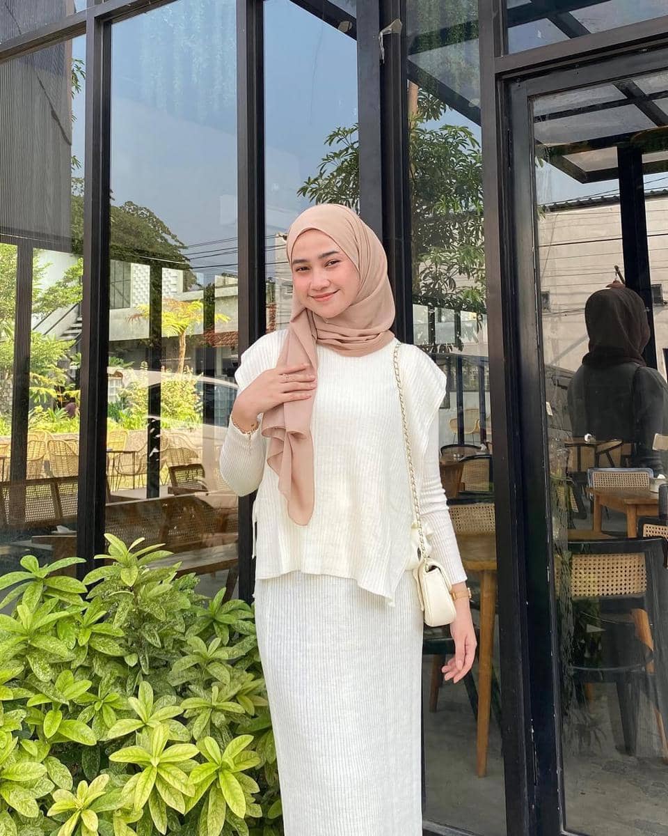 gaya hijab clean luxury