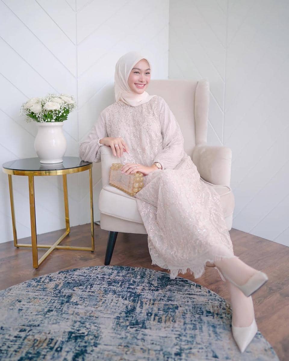 gaya hijab clean luxury