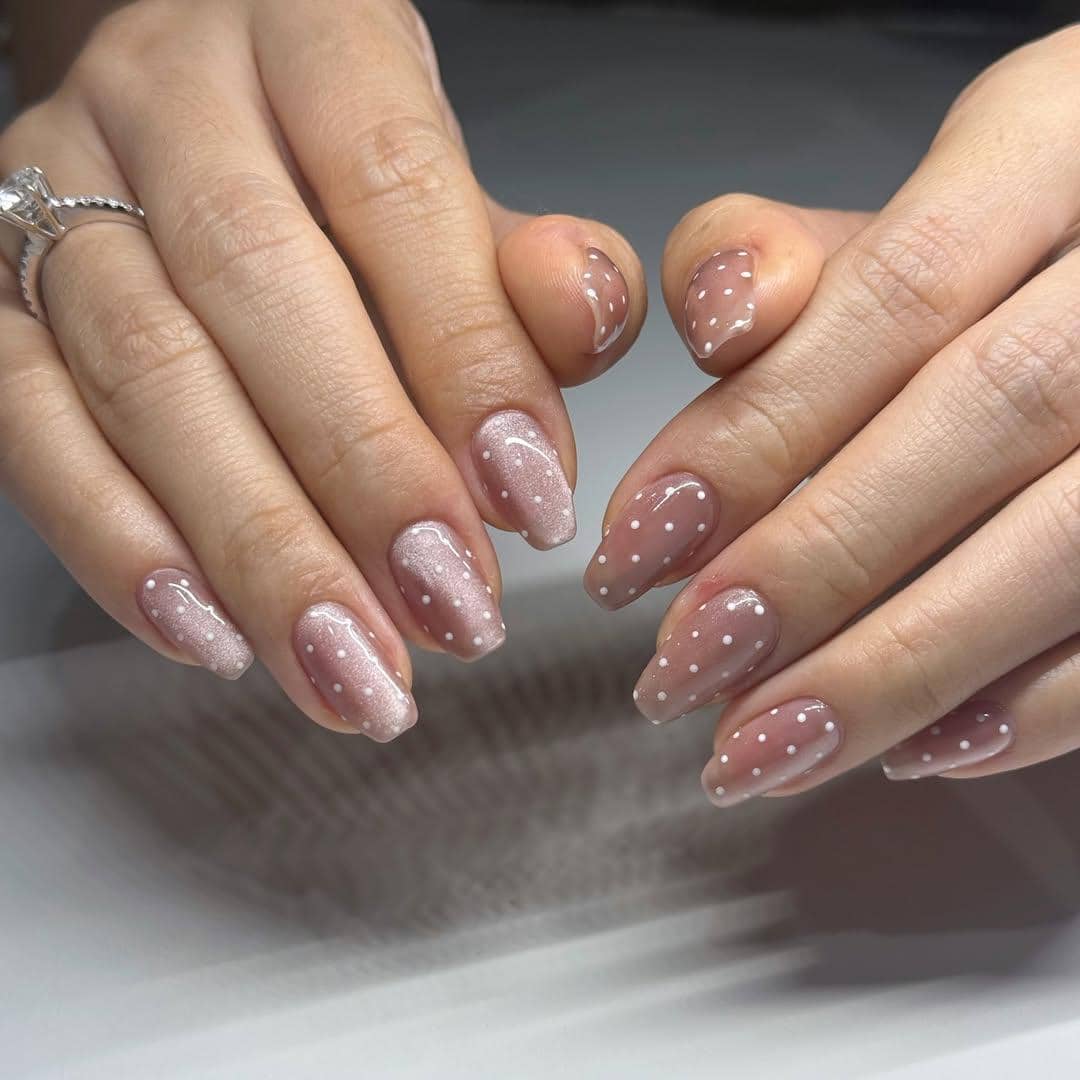 inspirasi nail art cat eye pink