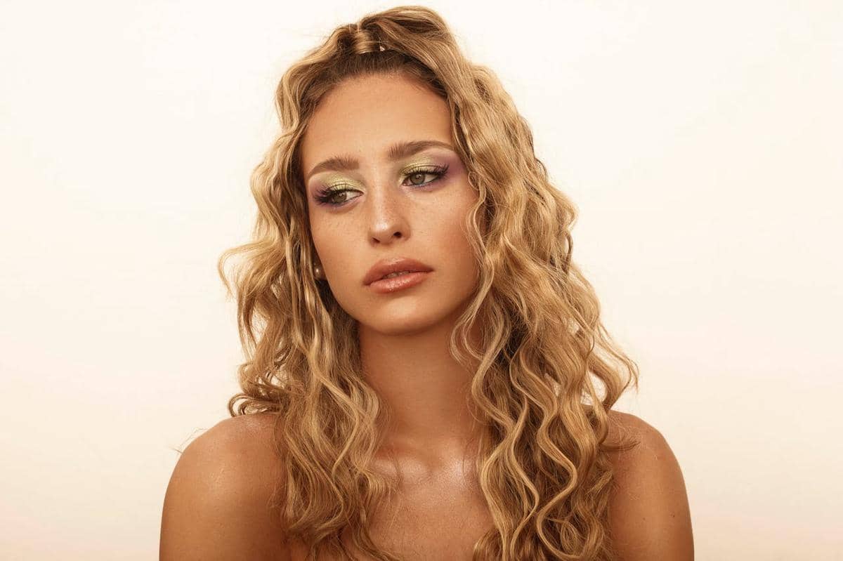 Ilustrasi makeup