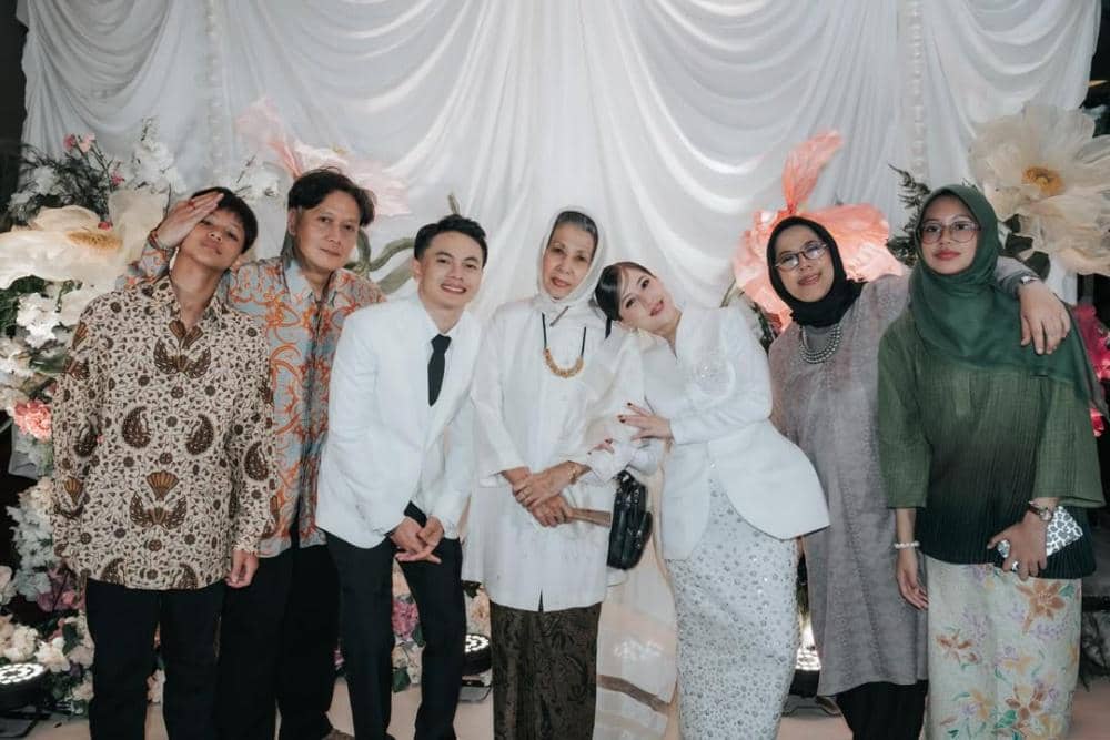 Adhisty Zara dan Tsaqib menikah