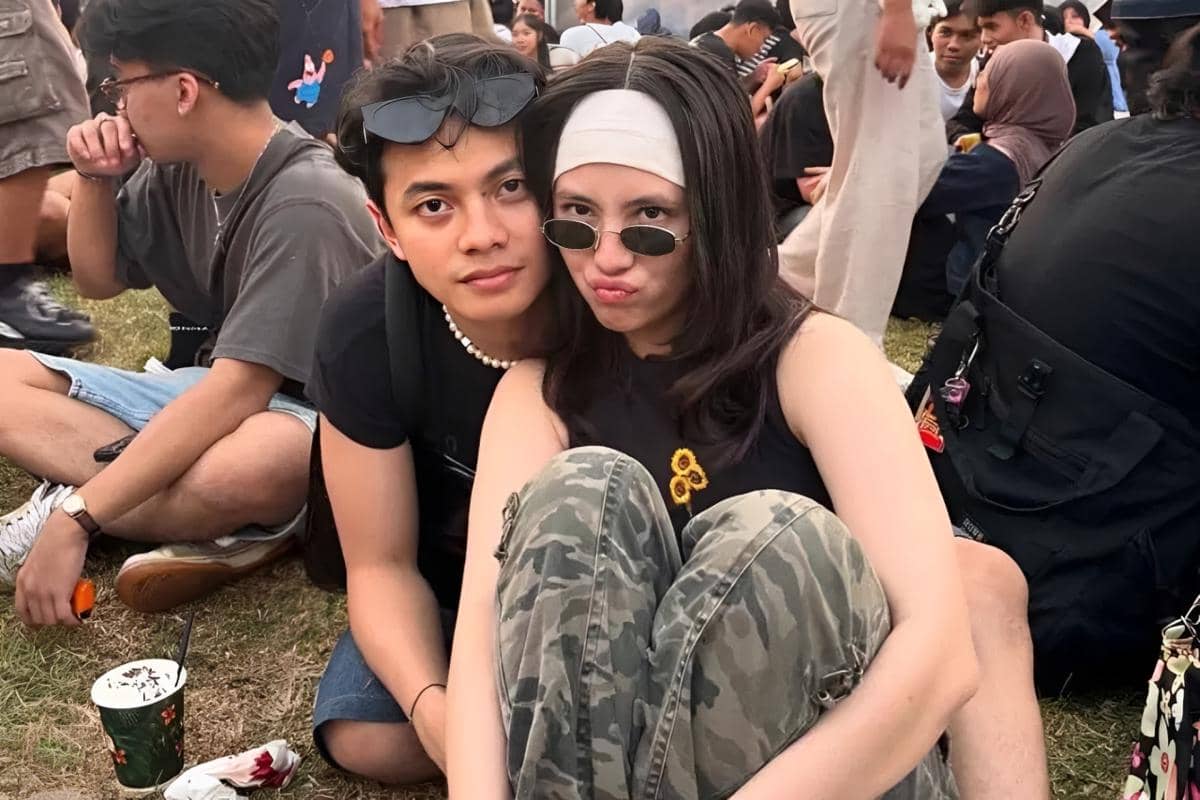 Kisah Cinta Adhisty Zara dan Tsaqib