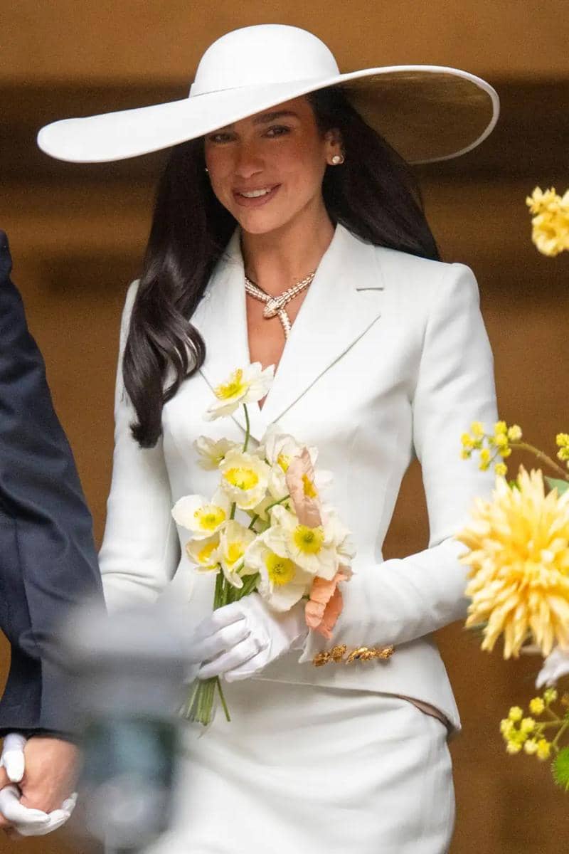 dua-lipa-wedding-look-060126-b0f2adbff2a24d1abe3b8558803448f7.jpg
